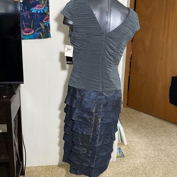 NWT ADRIANNA PAPELL stingy heavily lined cap sleeve glitter ruffle layer ruched - Picture 9 of 16